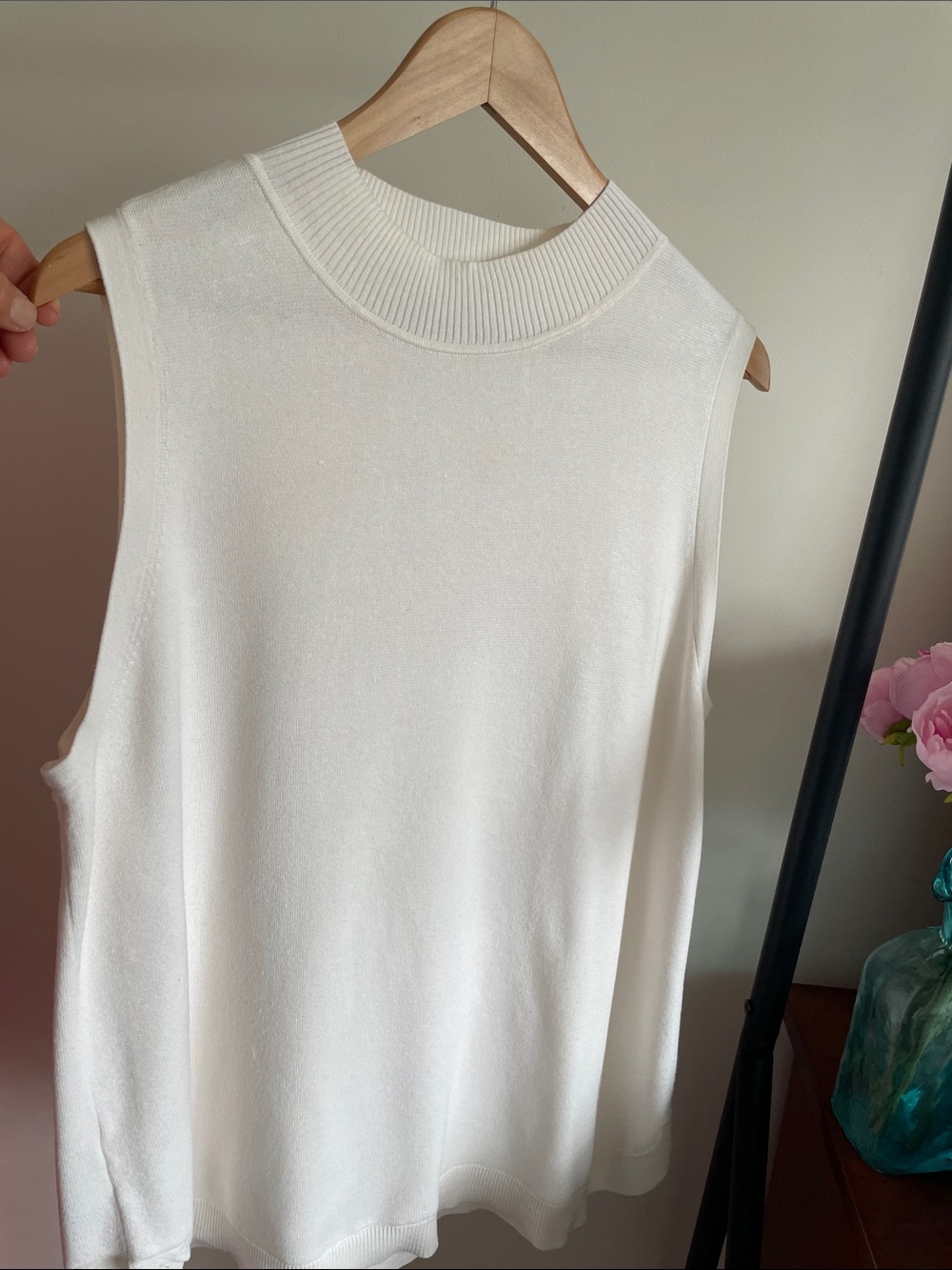 LOFT White Ribbed Collar Mock Neck Sleeveless Top
